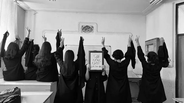 اعتراض دانش‌آموزان