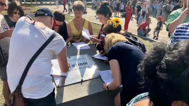 Учасники написали понад тисячу звернень до депутатів облради