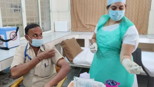 వ్యాక్సినేషన్