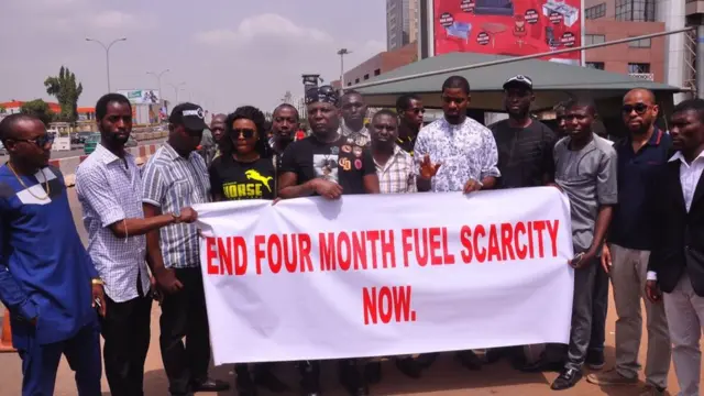 Awọn ọmọẹgbẹ 'OurMumuDonDo'n se iwọde