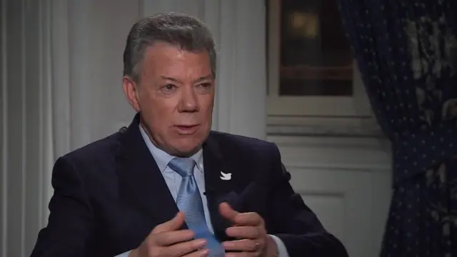 Santos le dijo a la BBC que "se equivocó" llamando a un plebiscito para aprobar o no los acuerdos paz en Colombia.