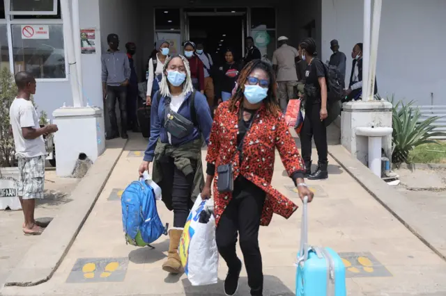 Most of di evacuees na Nigerians students wey dey study for Ukraine.