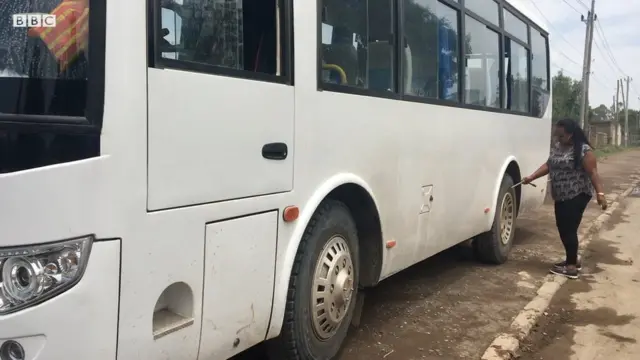 Chizilgan qoshiqchi Nyusha porno Qora libosli kaltak it uslubidagi porno