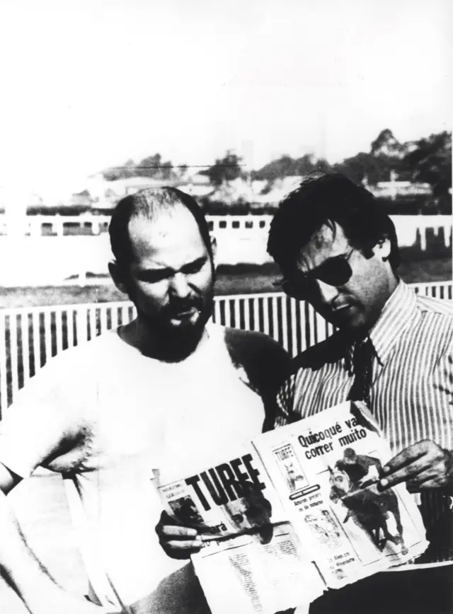 O diretor Walter Avancini dirige Luiz Gustavo numa cena de Beto Rockfeller.