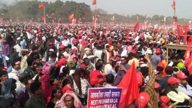 સંયુક્ત મોરચાની સરકાર ત્રીજા વિકલ્પ તરીકે સરકાર બનાવવા માટે મેદાનમાં છે.