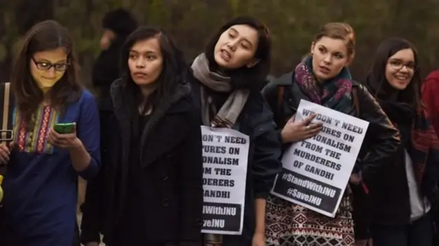 जेएनयू की छात्राएं