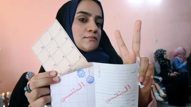 ایران کې د ولسمشریزو ټاکنو دولسمه دوره او د ښارونو او کلیو د اسلامي شورا د ټاکنو پنځمه دوره له روانه ده.