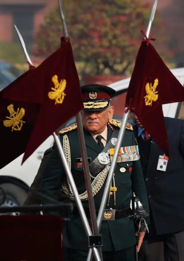 సైన్యాధికారిగా ఆయన అందించిన సేవలకు అనేక ఉన్నత పదవులను అధిరోహించారు జనరల్ రావత్