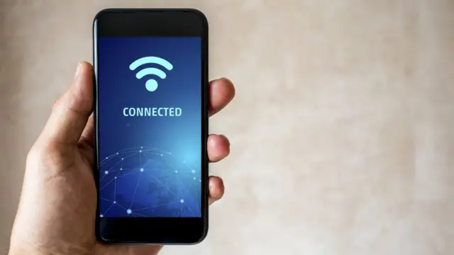 Un teléfono conectado a wifi.