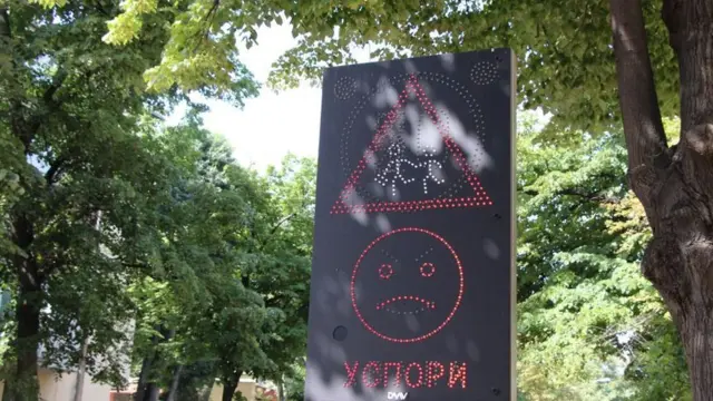 smajli saobraćajni znak