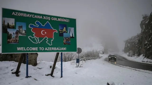 Azərbaycan MN: Ermənistanla sərhəddə atışma səhərədək davam edib