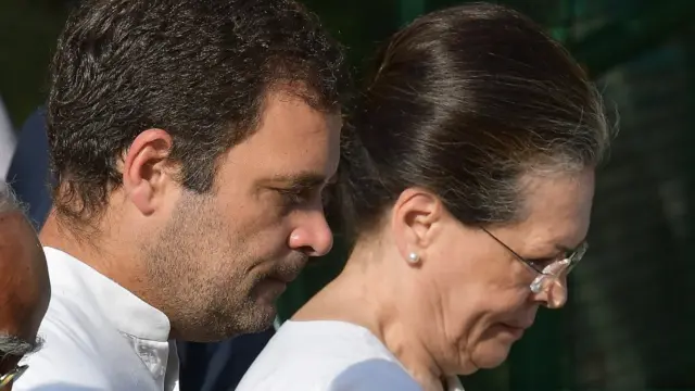 राहुल गांधी, सोनिया गांधी