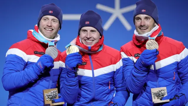 Esquiadores noruegos