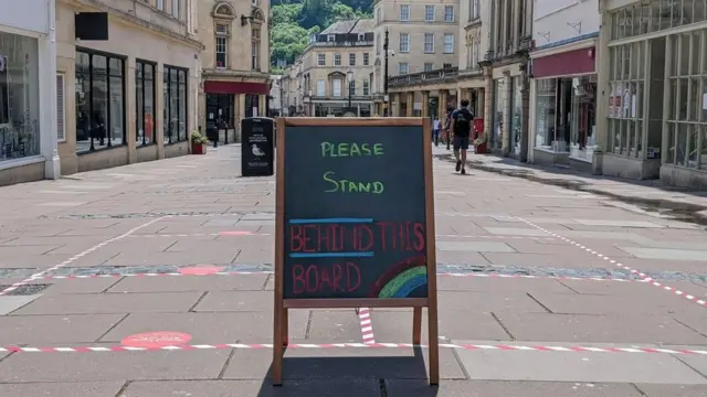 ኣካለዊ ርሕቀት ምሕላው