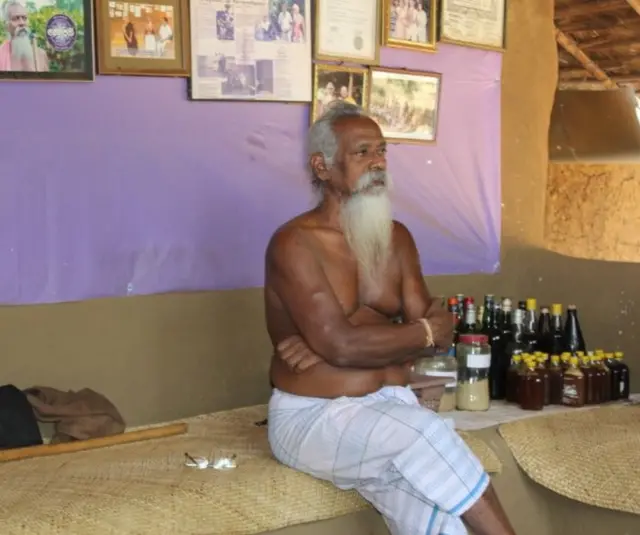 ගම්මාන 62 කට අයත් ලක්ෂ පහක පමණ ආදිවාසීන් පිරිසකගේ නායකයා ලෙස ඌරුවරිගේ වන්නියල ඇත්තෝ ක්‍රියා කරයි.