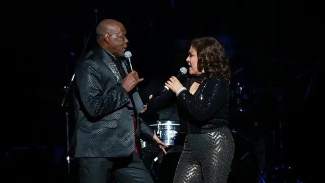 Johnny Ventura con Milly Quezada en un concierto en 2019