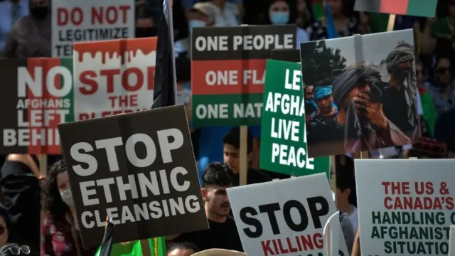 캐나다에서 열린 아프간 대피 수송을 촉구하는 집회