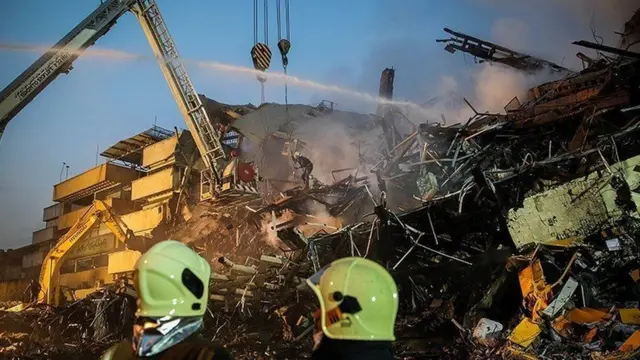 سومین روز عملیات نجات در محل حادثه ساختمان پلاسکو