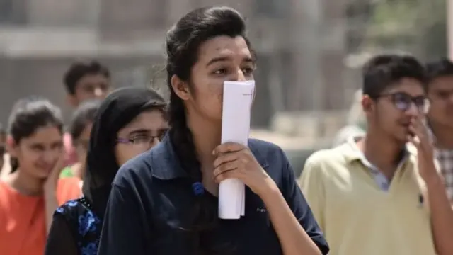 நீட் தேர்வை கொண்டுவந்தாலும்கூட, தாழ்த்தப்பட்டோர், பழங்குடியினர் இடஒதுக்கீட்டில் எந்த மாற்றமும் இல்லையே என்றார்கள்