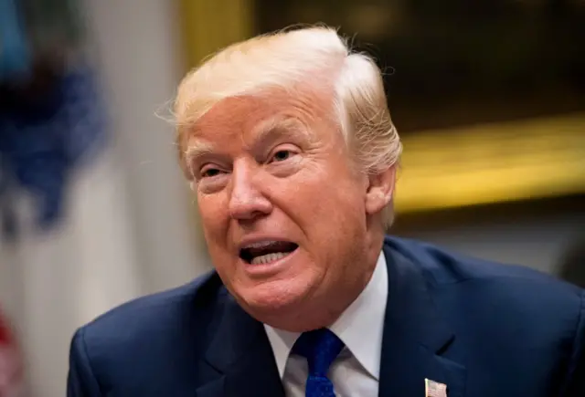 डोनल्ड ट्रंप