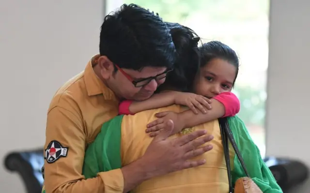 பாகிஸ்தான் ஒரு மரணக்கிணறு, அங்கு செல்வது ஆபத்து: உஜ்மா