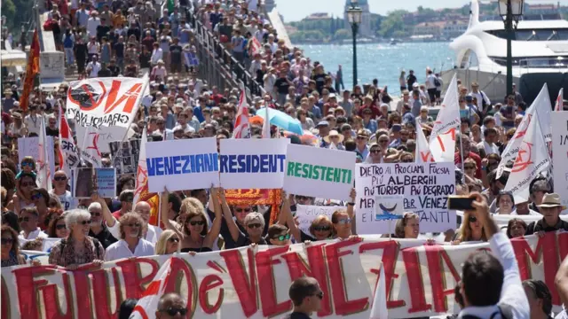 Протест мешканців Венеції проти "дикого туризму", який відбувся у липні