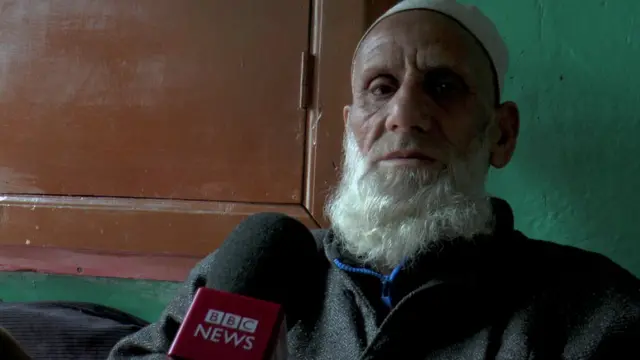 मृत चरमपंथी ज़ुबैर तुरे के पिता बशीर अहमद