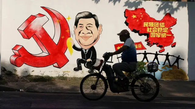 上海街头一幅宣传习近平政策的绘画（28/9/2018）