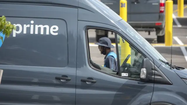 Amazon delivery vehicles in Miami