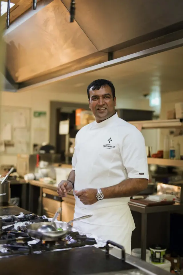 सन्तोष शाह