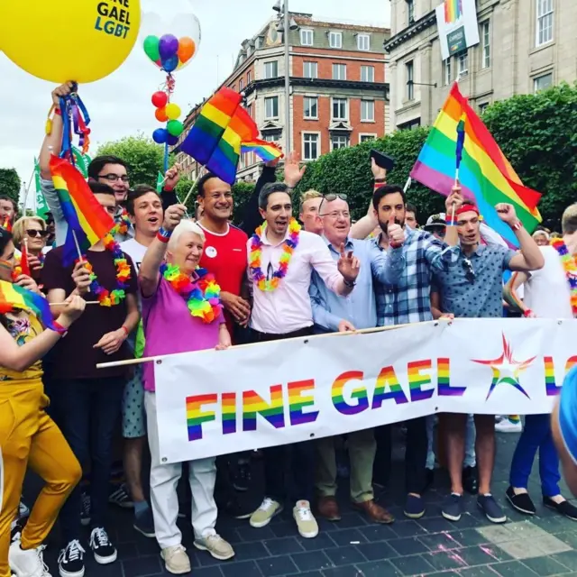 डबलिन प्राईड परेडमध्ये लिओ वराडकर