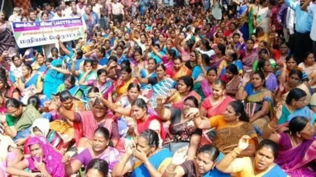 ஆசிரியர்