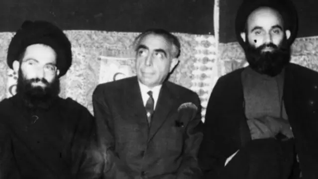 آمریکا در ابتدا برای اصلاحات اجتماعی-اقتصادی در ایران به علی امینی امید داشت. آنها خیلی زود متوجه شدند که امینی شانس زیادی ندارد