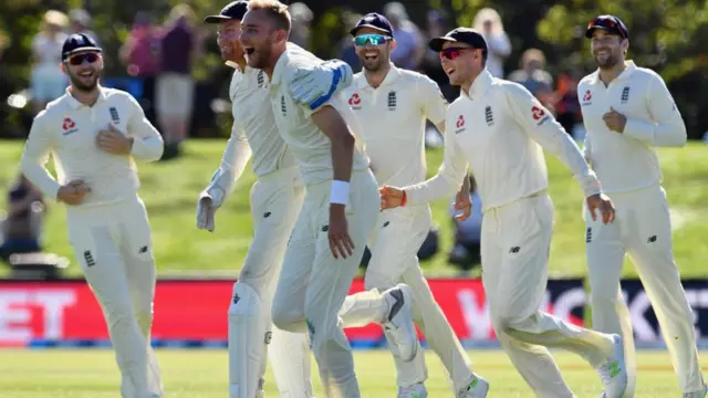 क्रिकेट, स्पोर्ट्स, इंग्लंड