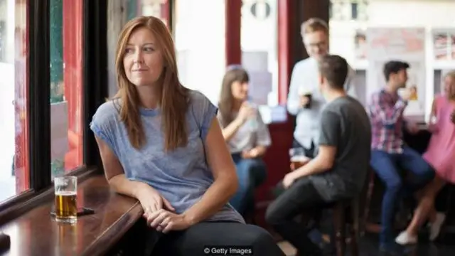 اگر از این‌که همیشه باید انتظار دوستانتان را بکشید خسته شده‌اید، خط قرمزهای خود را مشخص کنید و نشان دهید که وقت‌نشناسی عواقب نامطلوبی در پی خواهد داشت