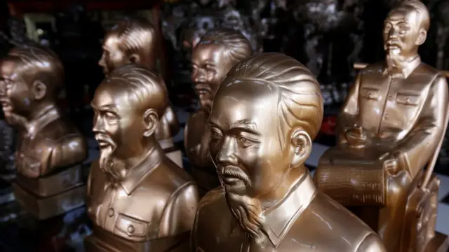 Tượng Hồ Chí Minh bán ở Hà Nội
