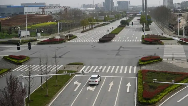 空荡荡的武汉街头。