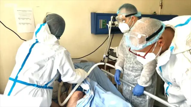 Həkimlər və xəstə