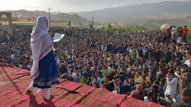 جشنواره دنبوره در بامیان