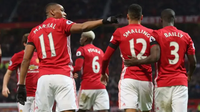 Anthony Martial ghi bàn thứ hai trong trận Manchester United thắng Watford 2-0
