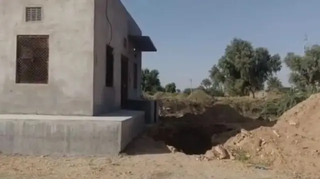 ملزم کا گھر 