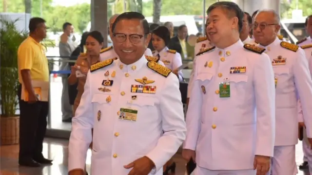 นายศุภชัย สมเจริญ