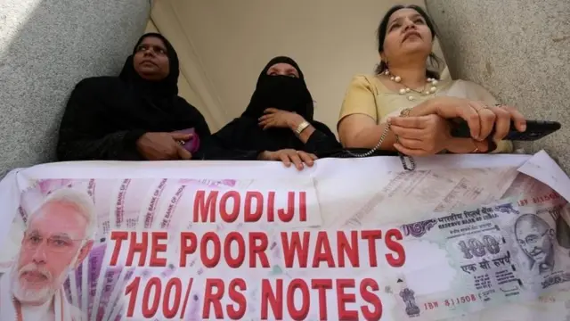 नोटबंदी पर प्रदर्शन