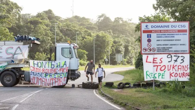 Caminhão bloqueia estrada para basecomprar loteria americana onlineKorou