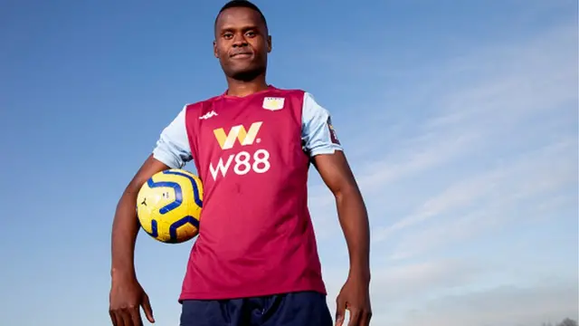 Mshambuliaji wa Tanzania Mbwana Samatta akizinduliwa katika uwanja wa Villa Park mjini London