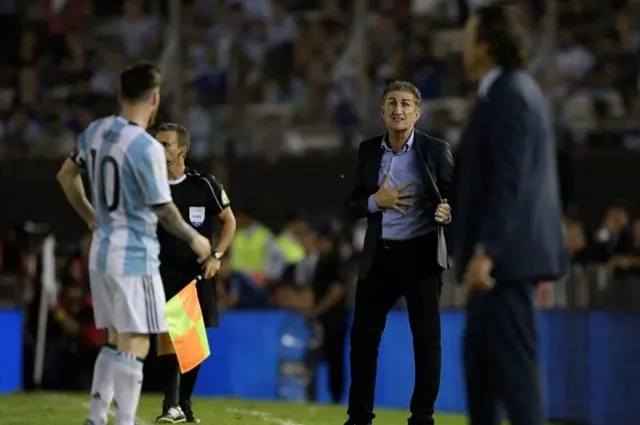 Messi y Bauza en el Monumental