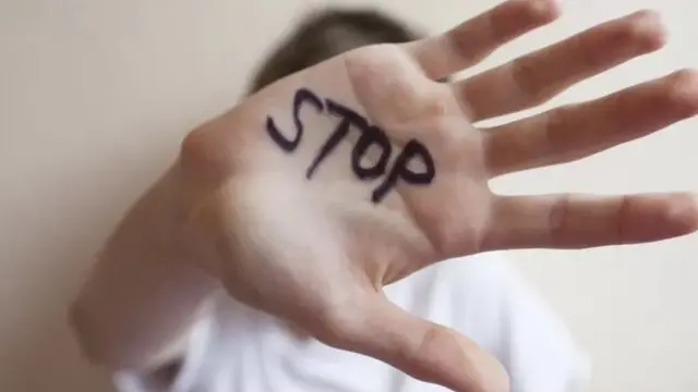 பாலியல் வன்கொடுமை - சித்தரிப்புப் படம்