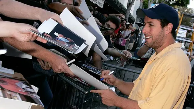 Актор Адам Сендлер на прем'єрі фільму "Клік" у Вествуді, США