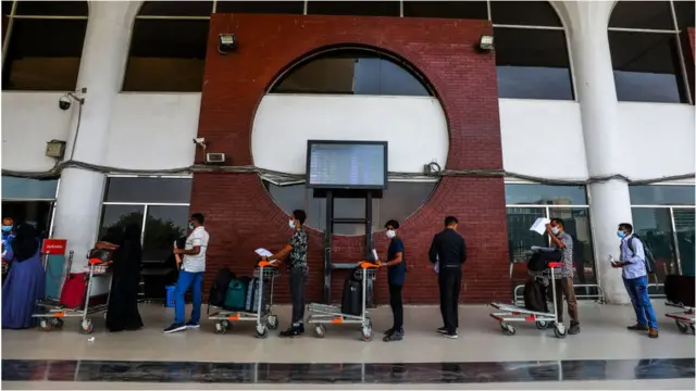 টিকা দেয়া না থাকলে তুরস্কে পৌঁছানোর পর সেখানকার আবাসেই কোয়ারেন্টিন করতে হবে।