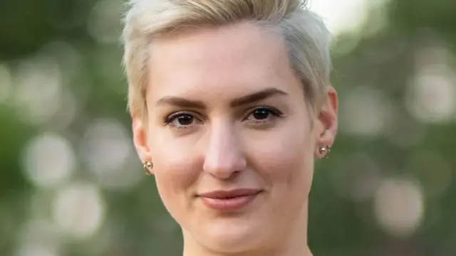 ربکا لینتون تلاش کرده تا فید شبکه‌های اجتماعی خود را طوری تنظیم کند که مطمئن باشد بیشتر از گذشته خبرهای خوب را می‌بیند - این نوعی پادزهر برای خبربدخوانی بی‌پایان است